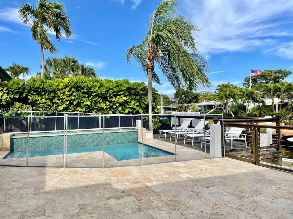 Recently Sold: $975,000 (3 beds, 3 baths, 1907 Square Feet)