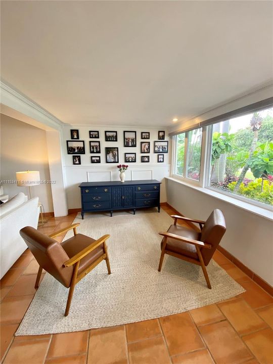 Recently Sold: $975,000 (3 beds, 3 baths, 1907 Square Feet)