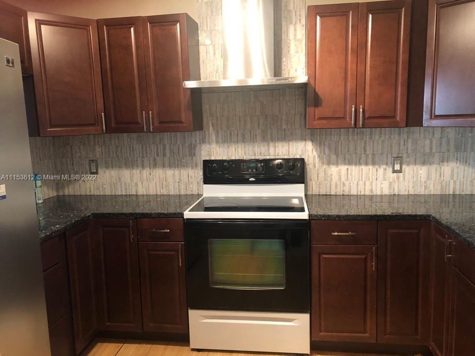 Recently Rented: $1,800 (2 beds, 2 baths, 960 Square Feet)