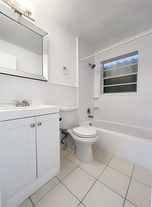 Recently Sold: $300,000 (3 beds, 2 baths, 1252 Square Feet)