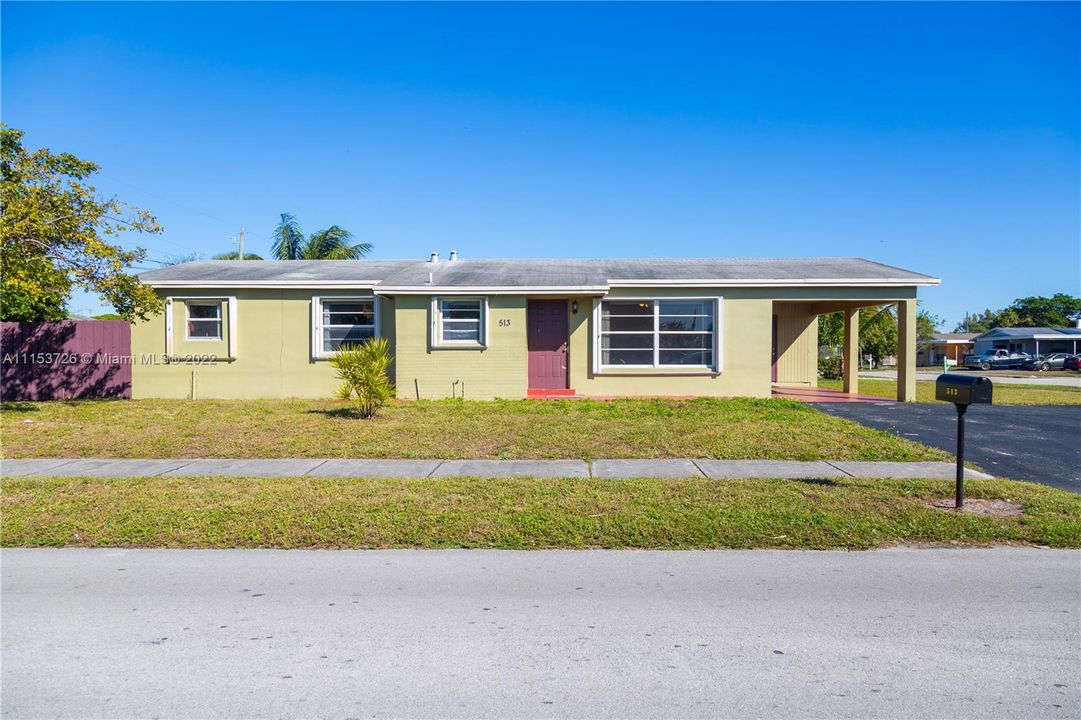 Recently Sold: $300,000 (3 beds, 2 baths, 1252 Square Feet)