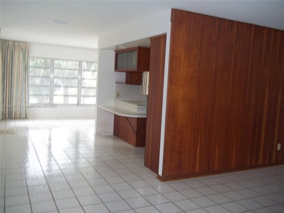 Vendido Recientemente: $865,000 (3 camas, 2 baños, 1848 Pies cuadrados)