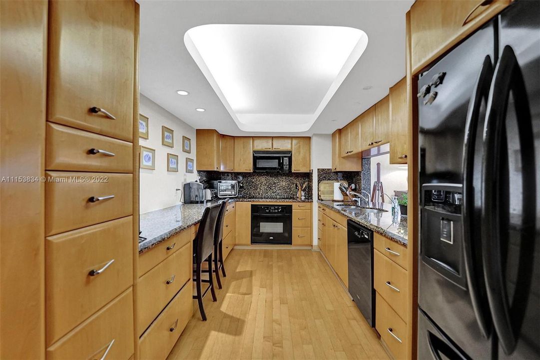 Vendido Recientemente: $860,000 (2 camas, 2 baños, 1500 Pies cuadrados)