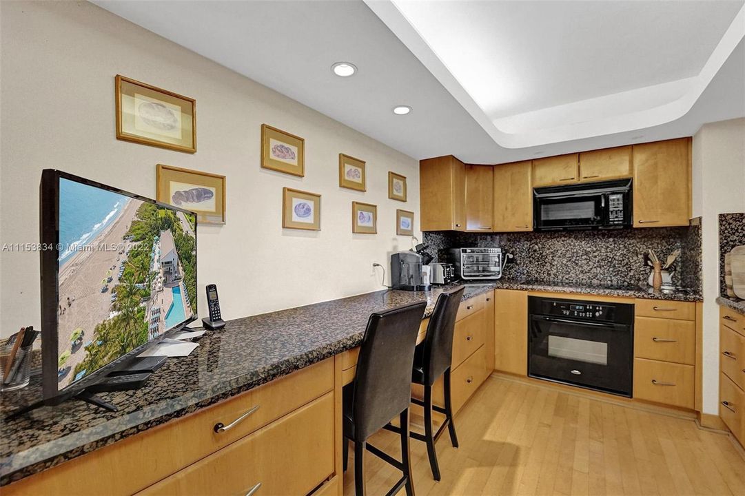 Vendido Recientemente: $860,000 (2 camas, 2 baños, 1500 Pies cuadrados)
