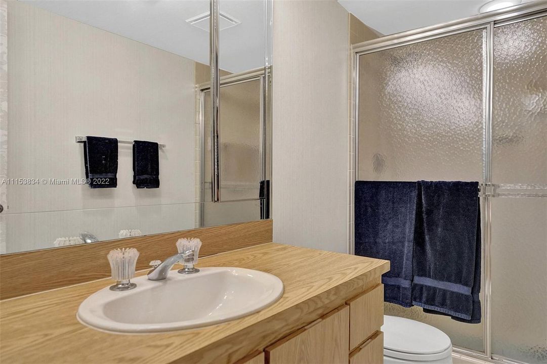 Vendido Recientemente: $860,000 (2 camas, 2 baños, 1500 Pies cuadrados)