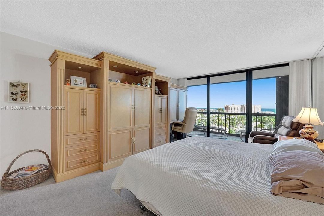 Vendido Recientemente: $860,000 (2 camas, 2 baños, 1500 Pies cuadrados)