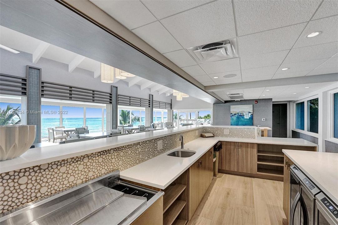 BEACH CLUB KITCHEN