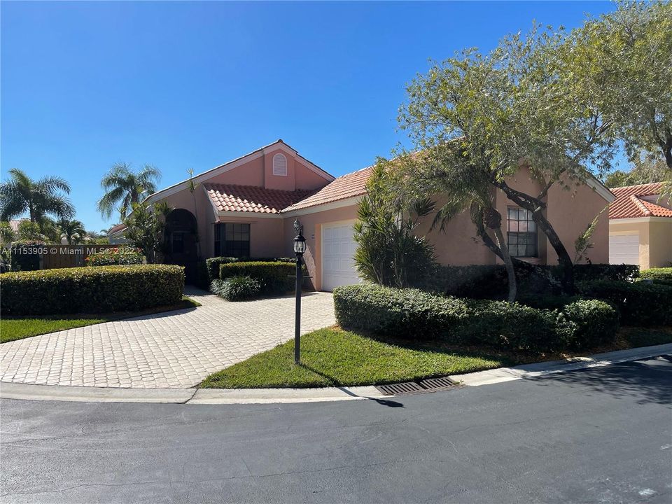 Recently Sold: $485,000 (3 beds, 2 baths, 1718 Square Feet)