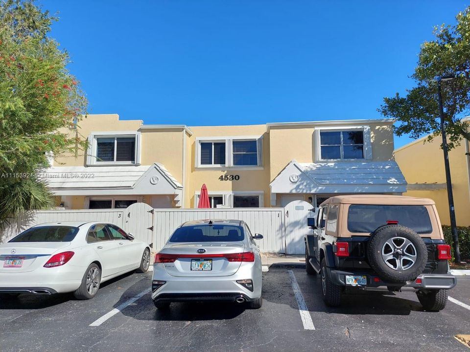 Recently Sold: $265,000 (2 beds, 2 baths, 1000 Square Feet)