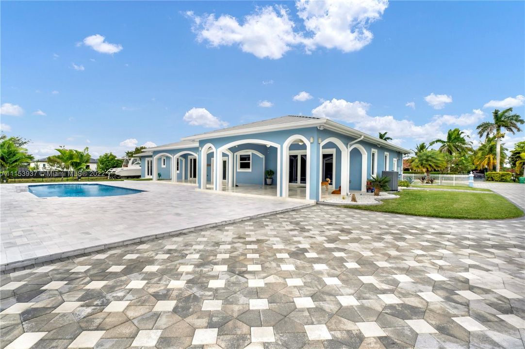 Recently Sold: $1,150,000 (4 beds, 4 baths, 3228 Square Feet)