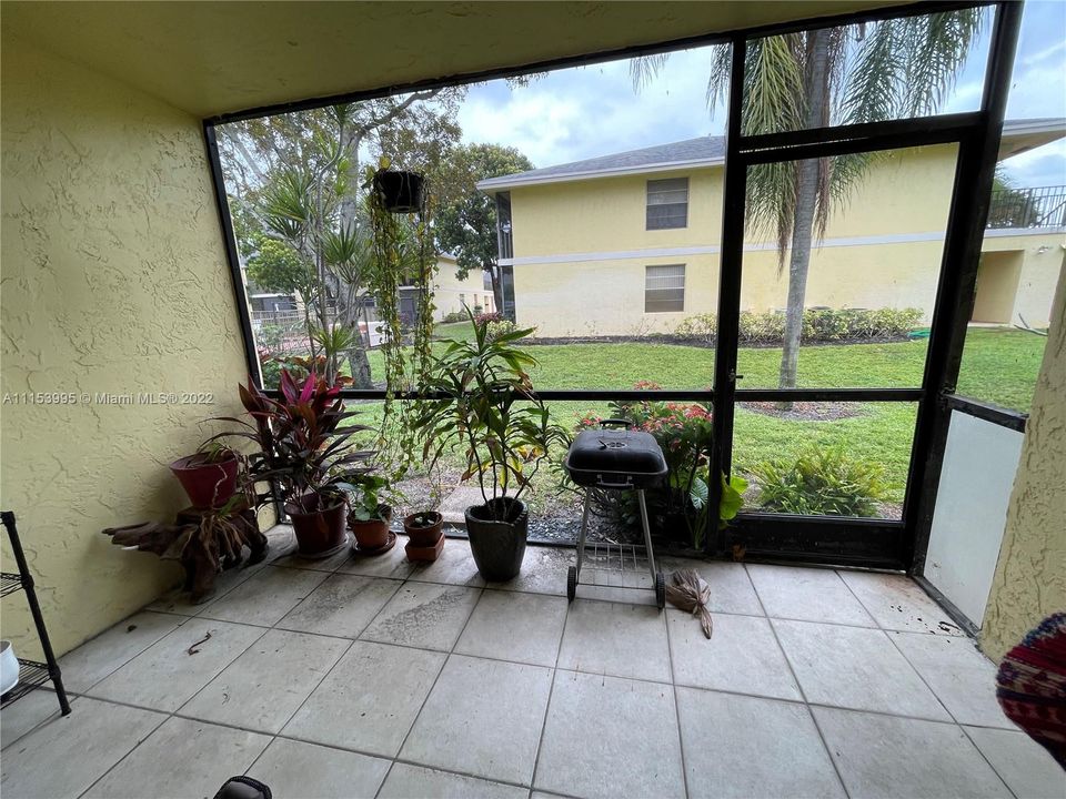 Vendido Recientemente: $175,000 (2 camas, 2 baños, 1014 Pies cuadrados)