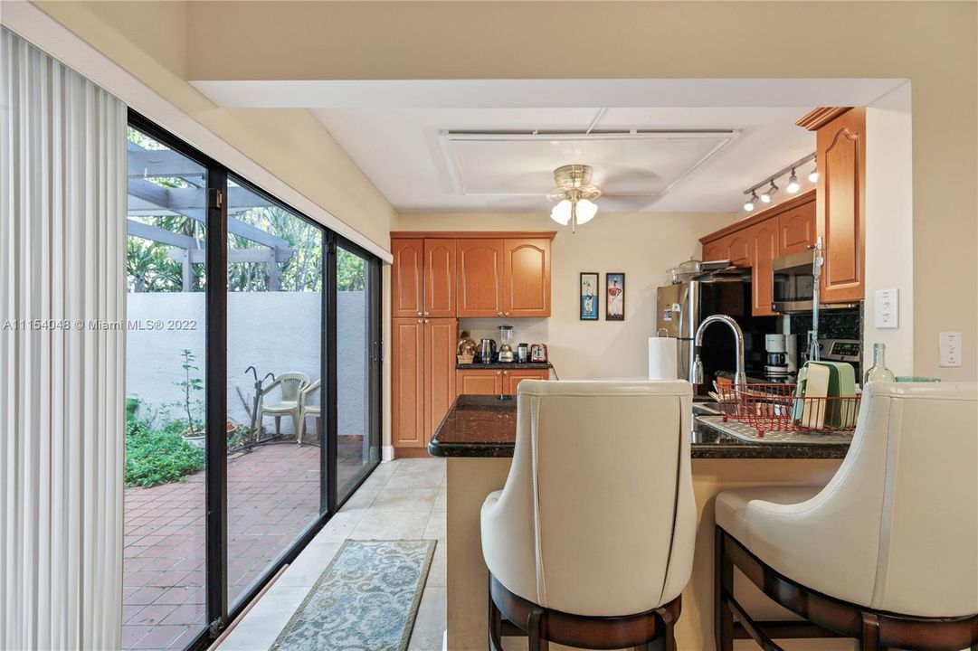 Vendido Recientemente: $399,000 (3 camas, 2 baños, 1349 Pies cuadrados)