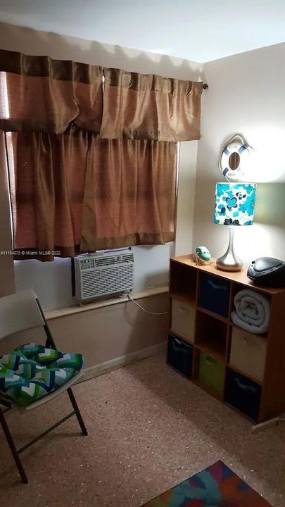 Recently Rented: $900 (1 beds, 1 baths, 1496 Square Feet)