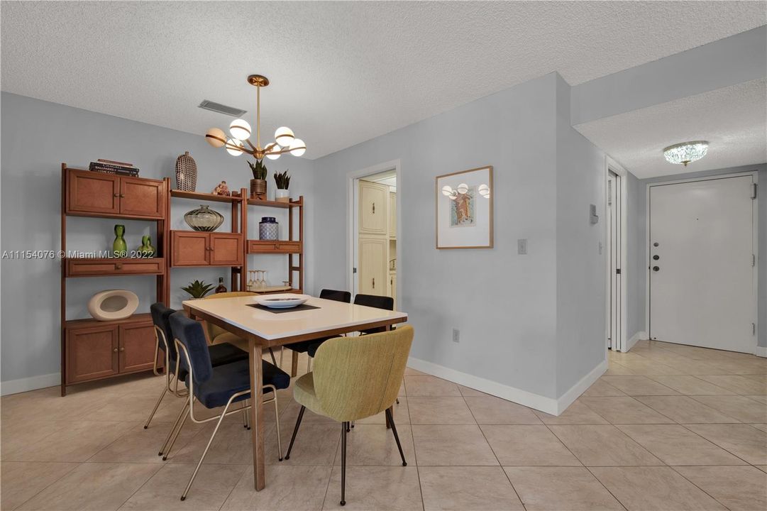 Recently Sold: $325,000 (2 beds, 2 baths, 1174 Square Feet)