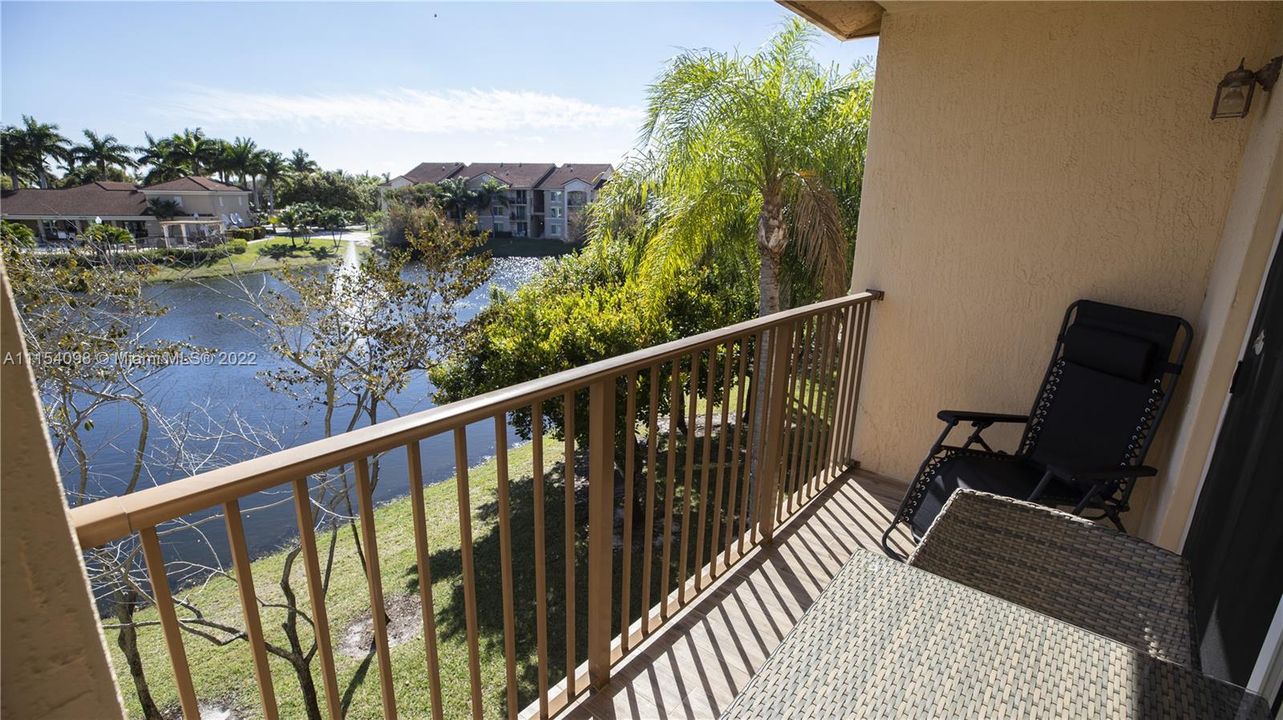 Recently Sold: $239,000 (1 beds, 1 baths, 793 Square Feet)