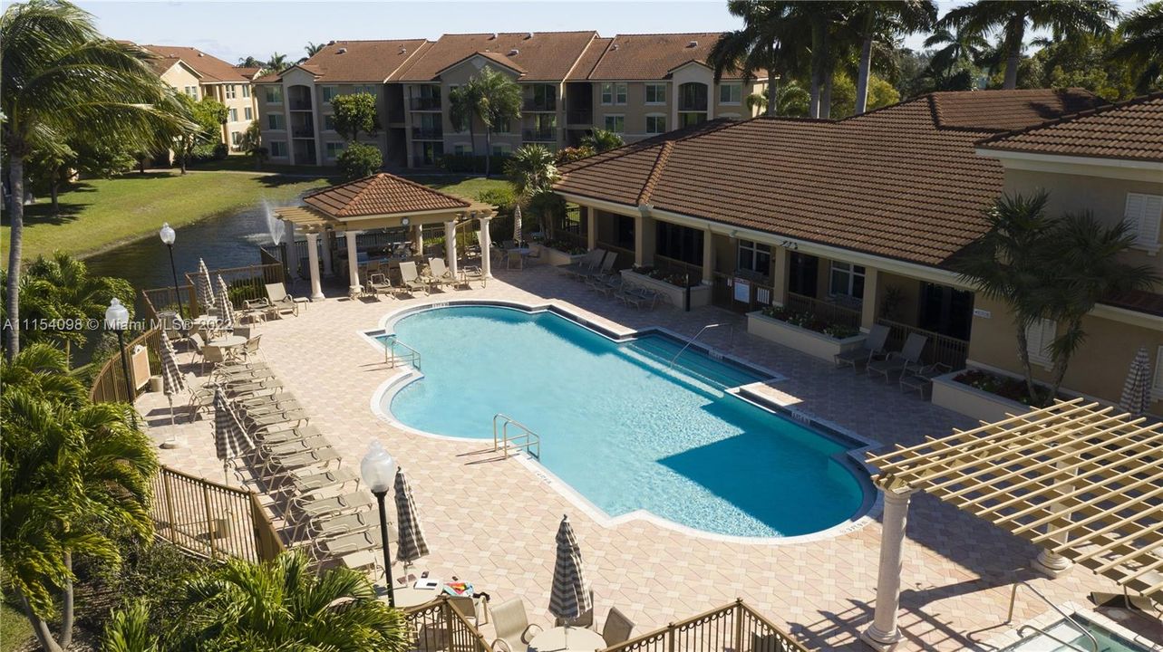 Recently Sold: $239,000 (1 beds, 1 baths, 793 Square Feet)