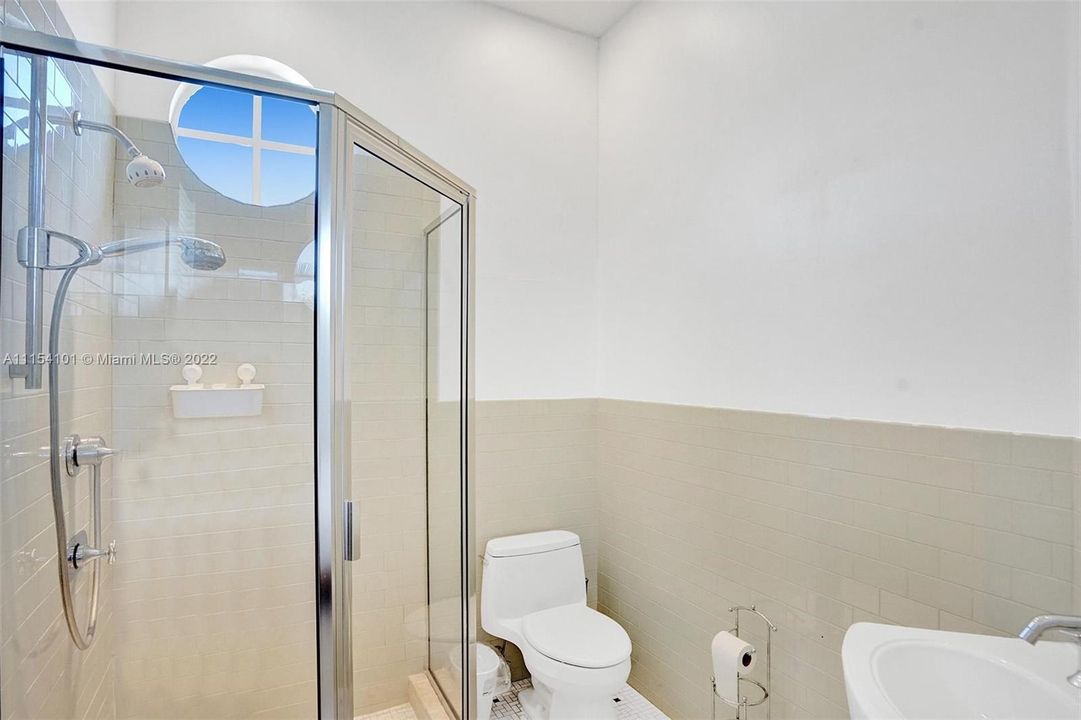 最近租的: $17,995 (6 贝兹, 4 浴室, 3669 平方英尺)