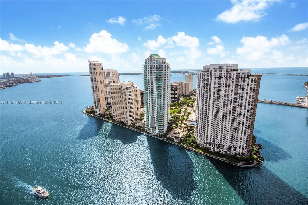 Recently Sold: $615,000 (2 beds, 2 baths, 1126 Square Feet)