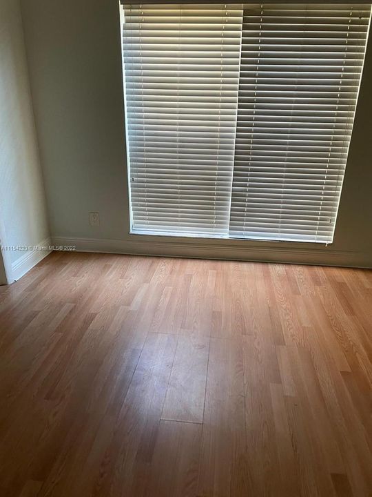 Recently Sold: $148,000 (3 beds, 2 baths, 1167 Square Feet)