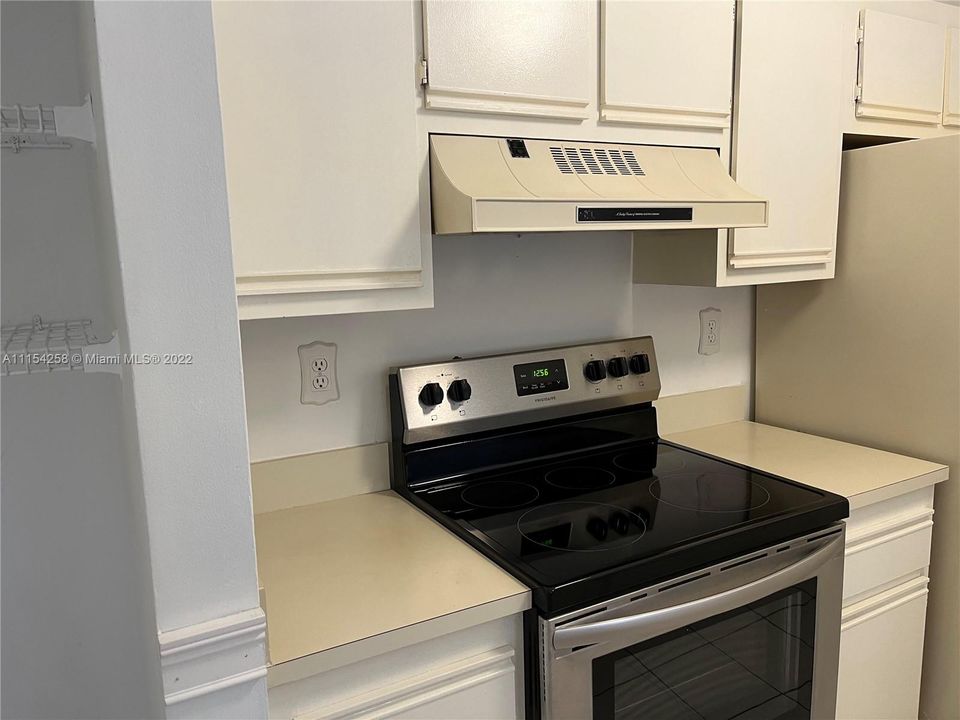 Recently Rented: $1,650 (2 beds, 2 baths, 900 Square Feet)