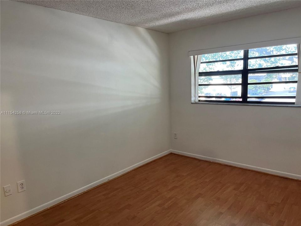 Recently Rented: $1,650 (2 beds, 2 baths, 900 Square Feet)