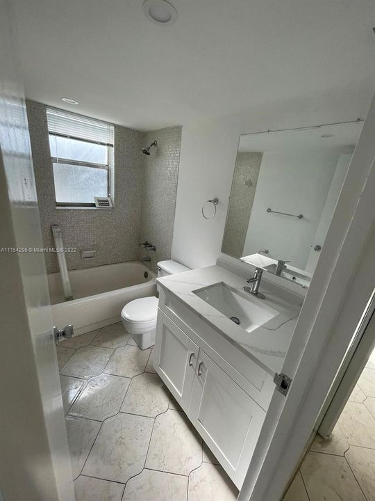 Recently Rented: $1,750 (2 beds, 2 baths, 1000 Square Feet)