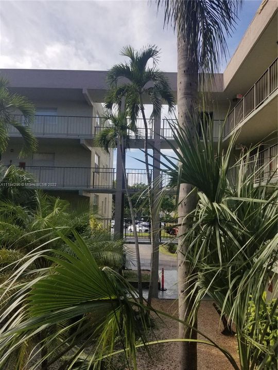 Recently Rented: $1,750 (2 beds, 2 baths, 1000 Square Feet)