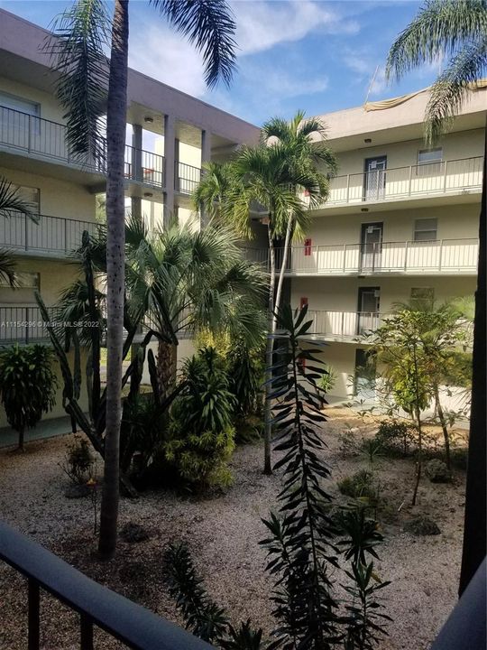 Recently Rented: $1,750 (2 beds, 2 baths, 1000 Square Feet)