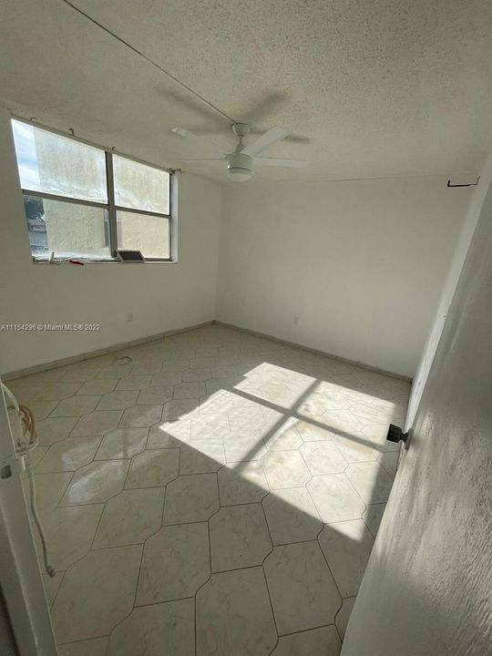 Recently Rented: $1,750 (2 beds, 2 baths, 1000 Square Feet)