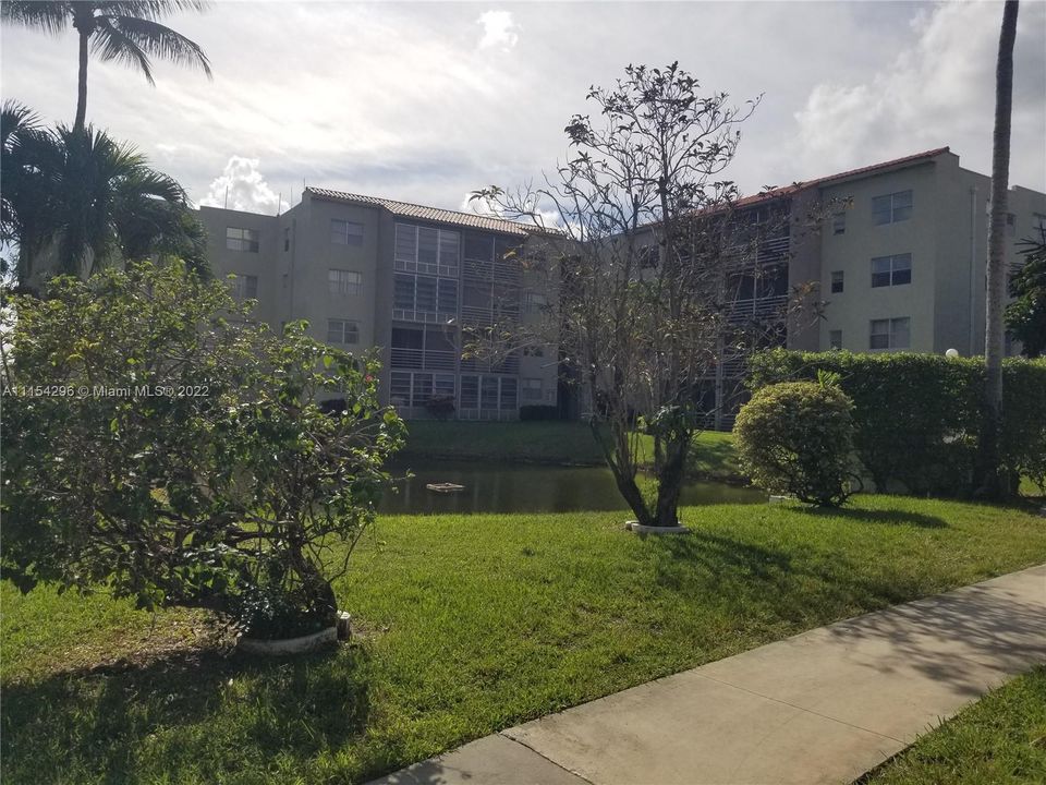 Recently Rented: $1,750 (2 beds, 2 baths, 1000 Square Feet)