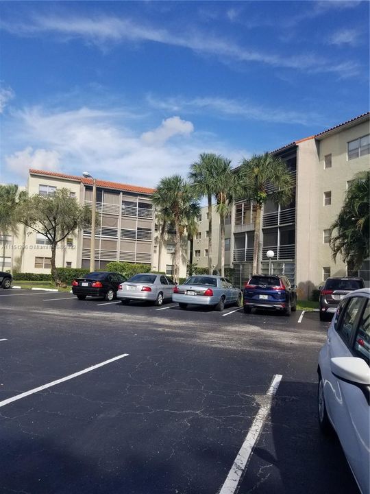 Recently Rented: $1,750 (2 beds, 2 baths, 1000 Square Feet)