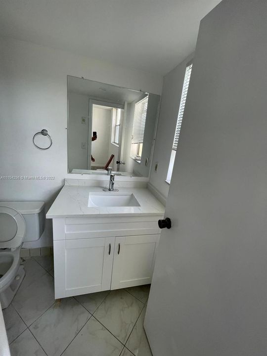 Recently Rented: $1,750 (2 beds, 2 baths, 1000 Square Feet)