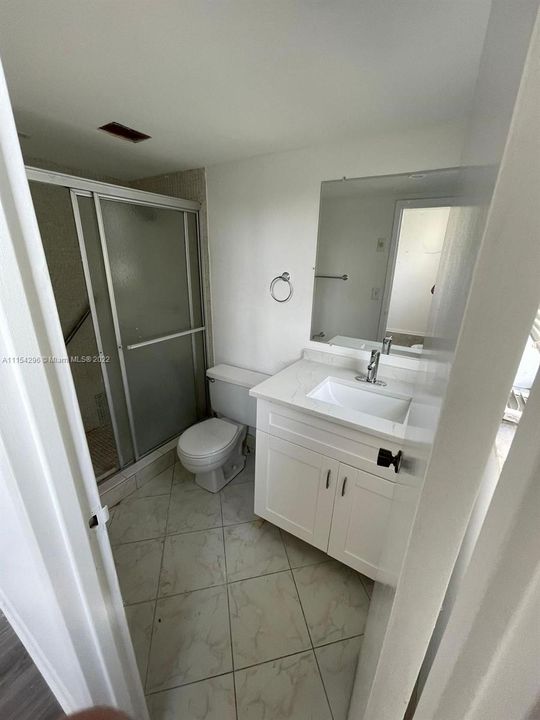 Recently Rented: $1,750 (2 beds, 2 baths, 1000 Square Feet)