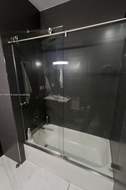 Недавно продано: $949,000 (3 спален, 2 ванн, 1976 Квадратных фут)