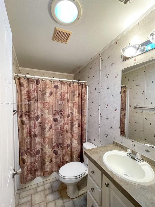 Vendido Recientemente: $319,900 (3 camas, 2 baños, 1186 Pies cuadrados)