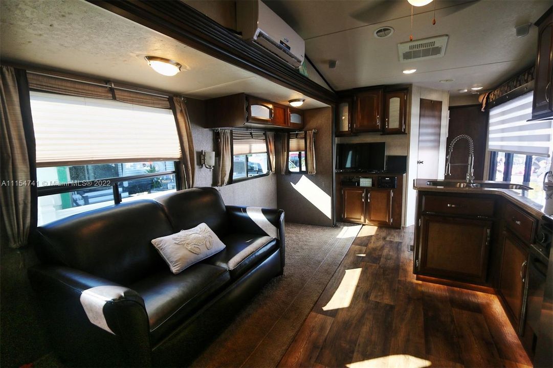 Vendido Recientemente: $369,900 (0.00 acres)