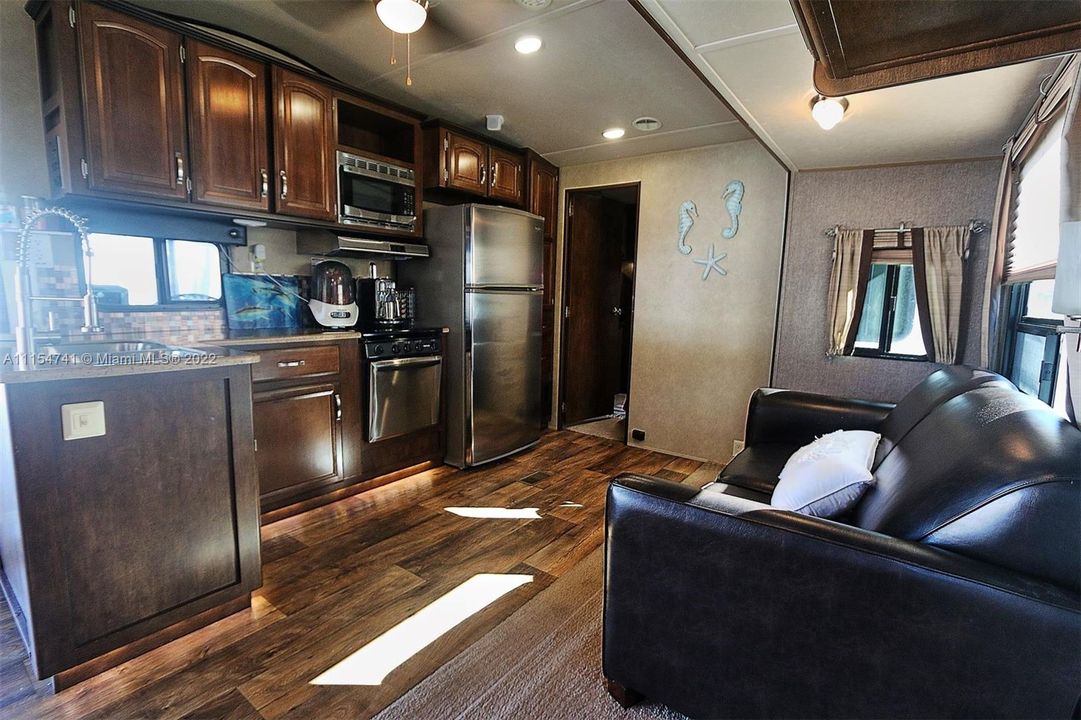 Vendido Recientemente: $369,900 (0.00 acres)