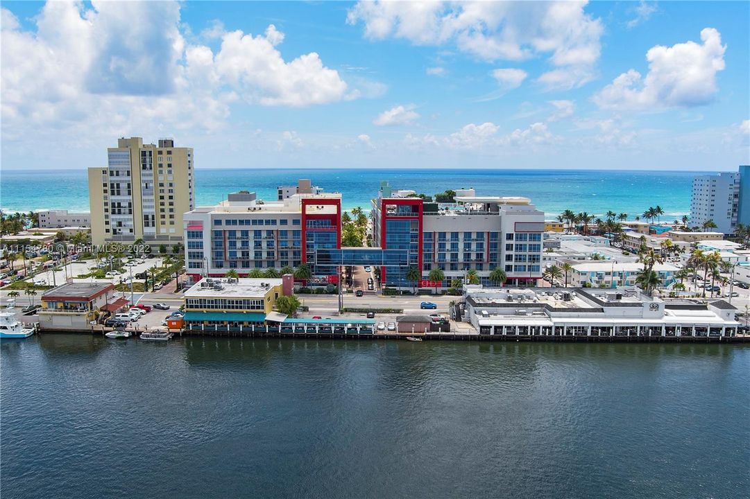 Recently Sold: $600,000 (2 beds, 2 baths, 954 Square Feet)