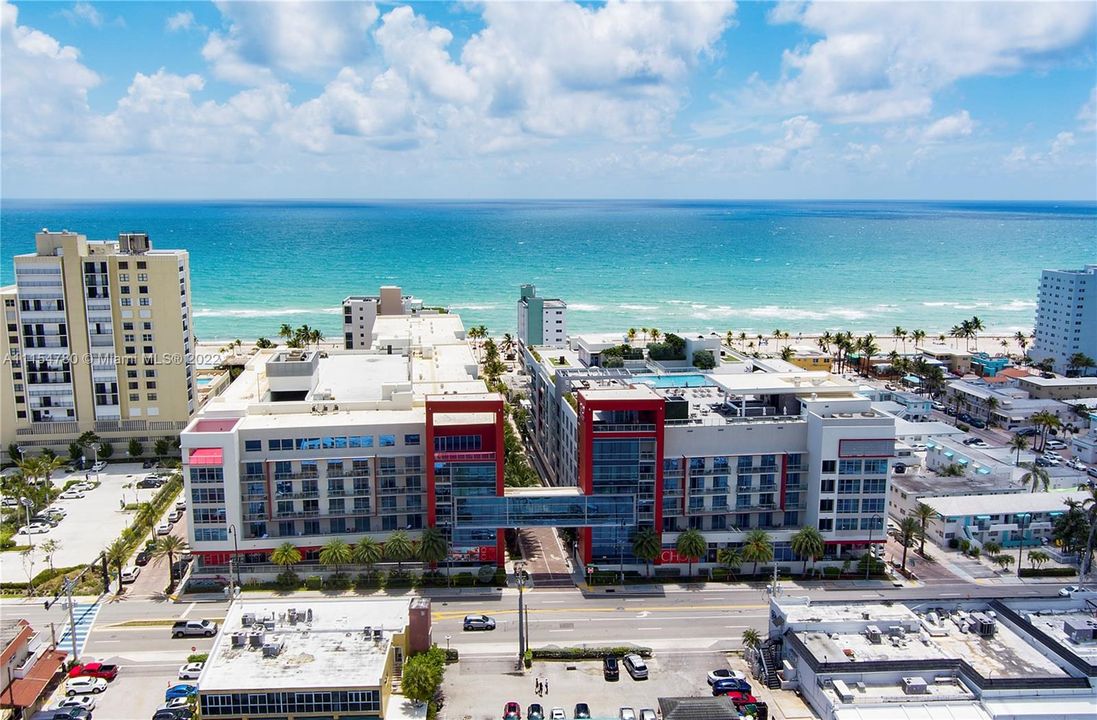 Recently Sold: $600,000 (2 beds, 2 baths, 954 Square Feet)