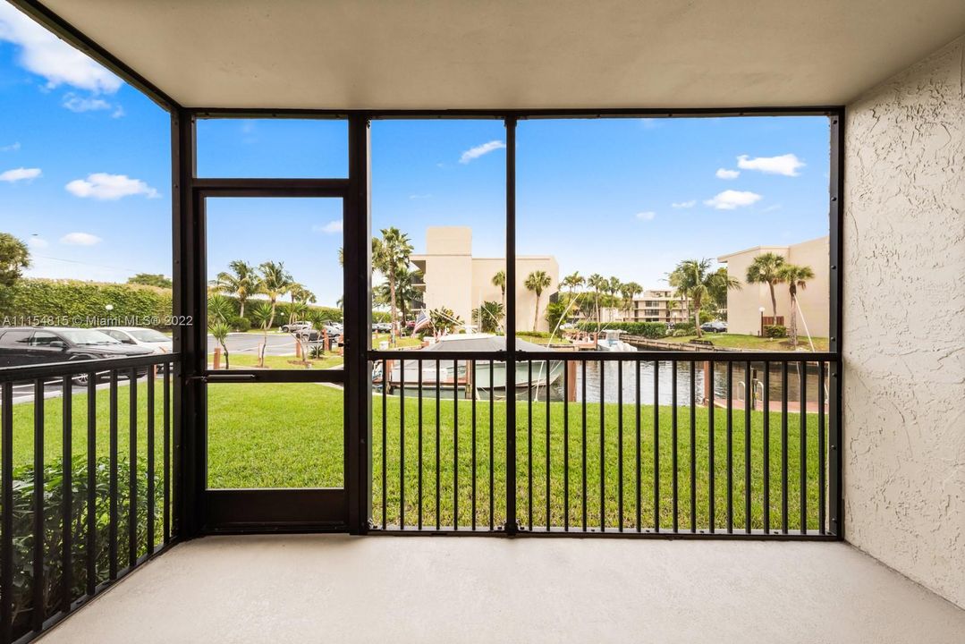 Recently Sold: $410,000 (2 beds, 2 baths, 1130 Square Feet)