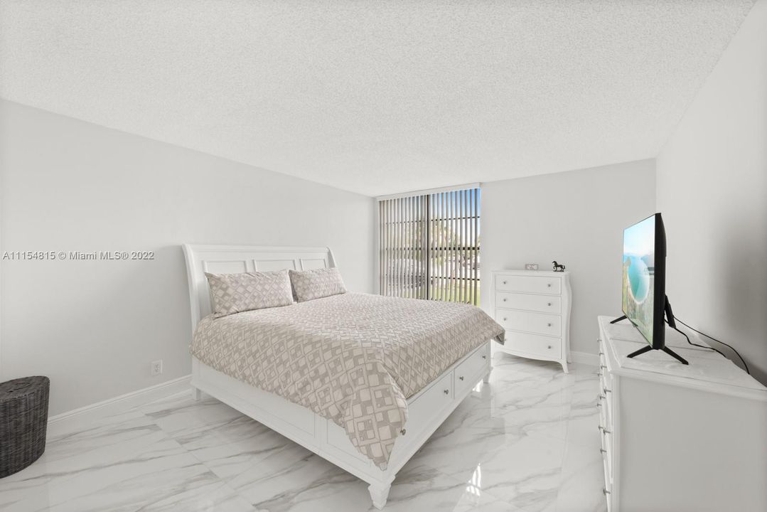 Recently Sold: $410,000 (2 beds, 2 baths, 1130 Square Feet)