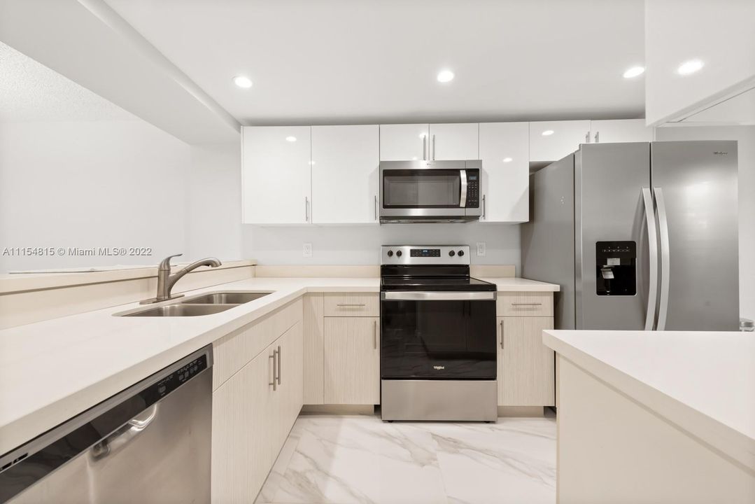 Recently Sold: $410,000 (2 beds, 2 baths, 1130 Square Feet)