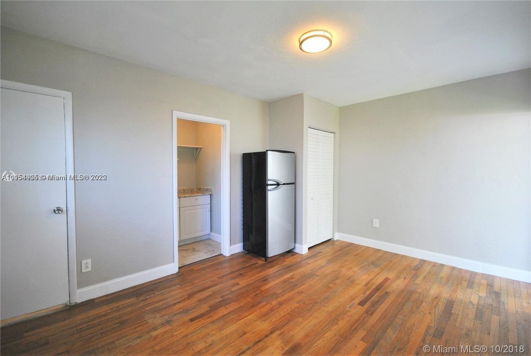 Недавно арендовано: $1,100 (0 спален, 1 ванн, 350 Квадратных фут)