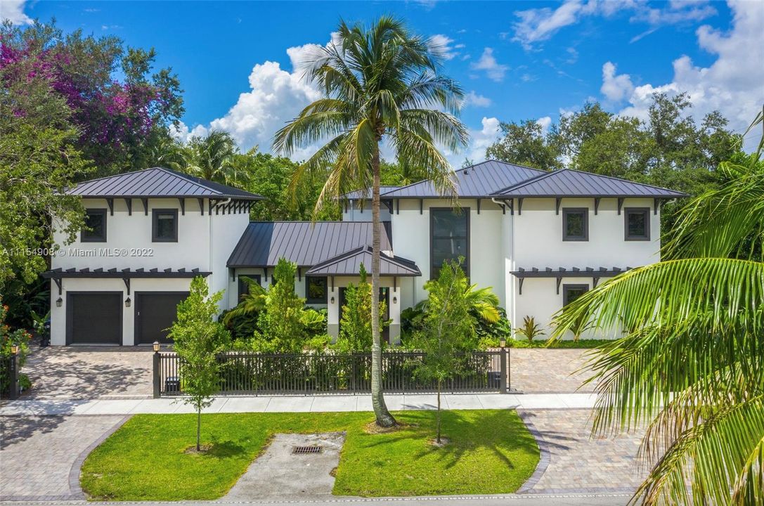 Recently Sold: $2,950,000 (7 beds, 6 baths, 6060 Square Feet)