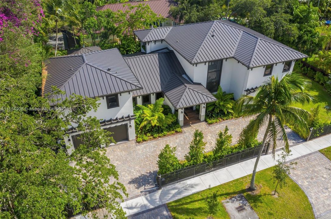 Vendido Recientemente: $2,950,000 (7 camas, 6 baños, 6060 Pies cuadrados)