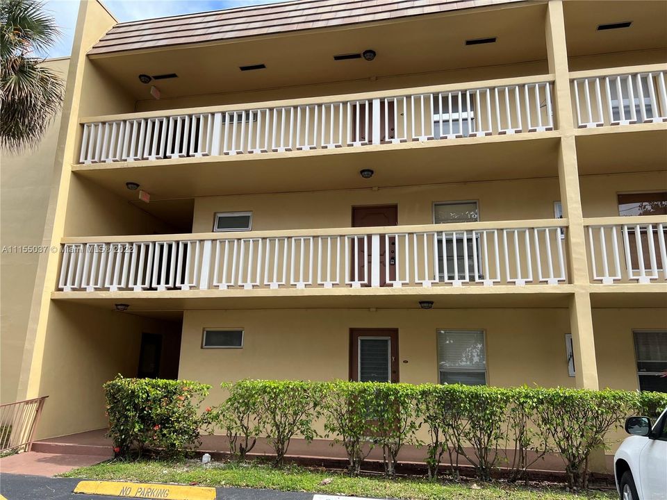 Recently Sold: $60,500 (1 beds, 1 baths, 660 Square Feet)