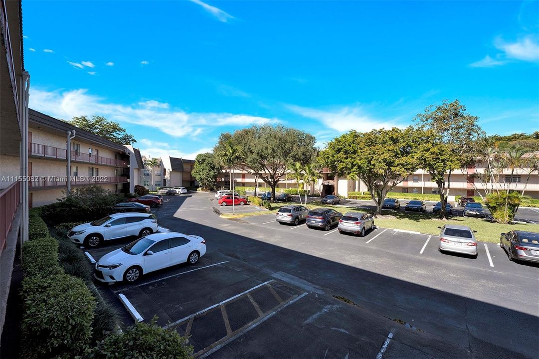 Vendido Recientemente: $89,999 (2 camas, 2 baños, 950 Pies cuadrados)
