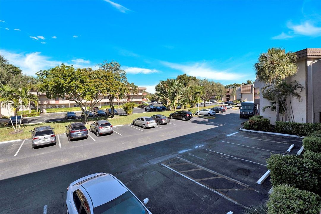 Vendido Recientemente: $89,999 (2 camas, 2 baños, 950 Pies cuadrados)