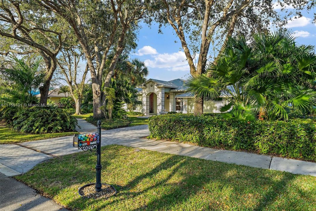 Recently Sold: $1,175,000 (5 beds, 3 baths, 3112 Square Feet)