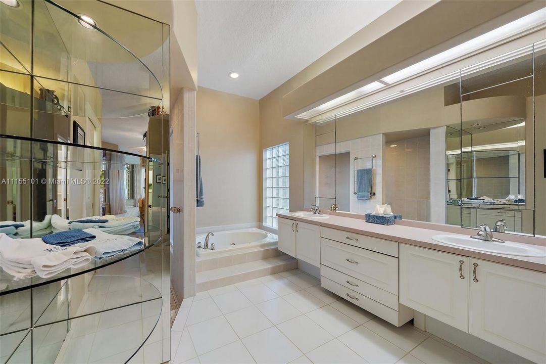 Grand Bathroom